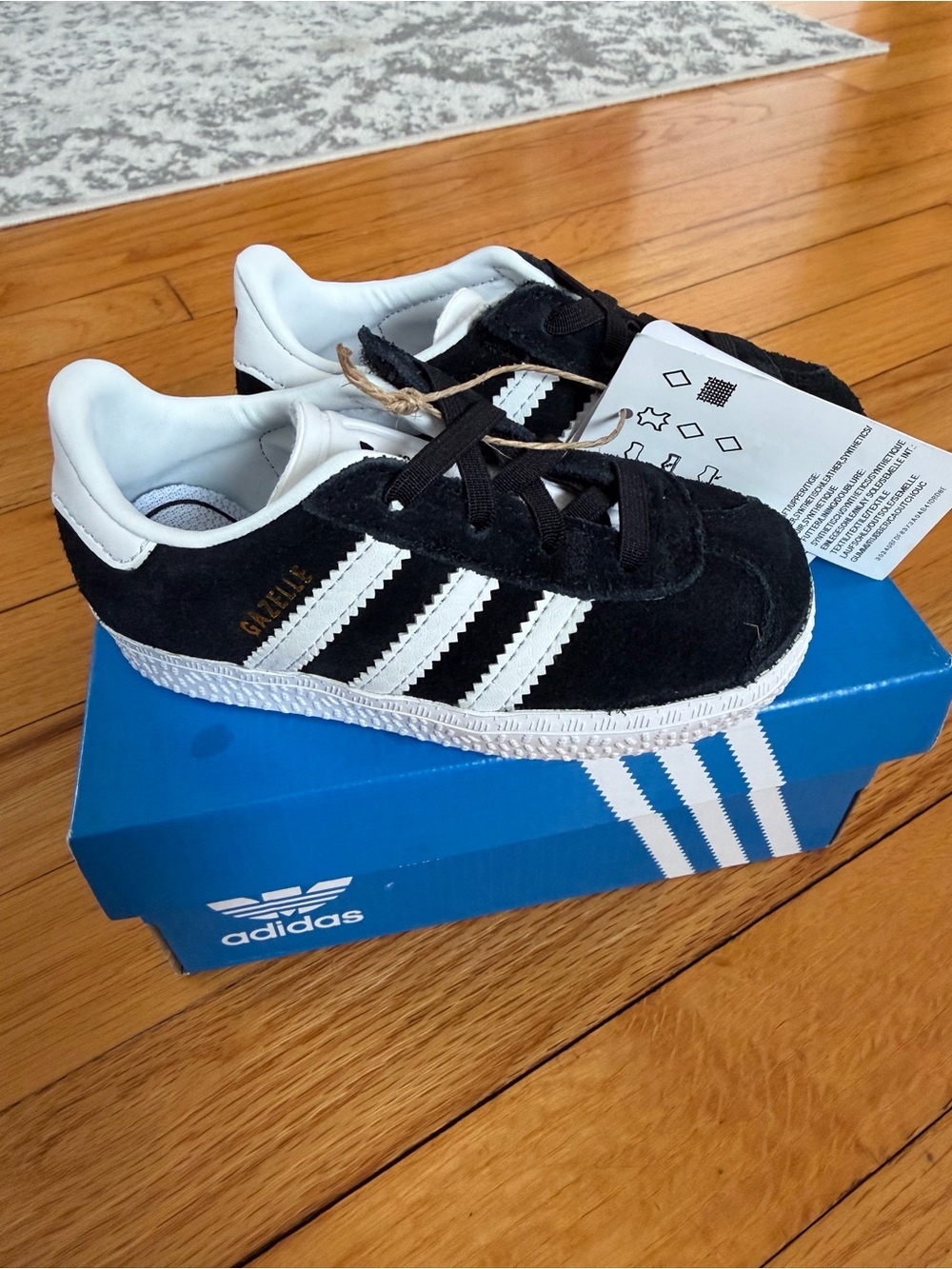 adidas Kids Black & White Gazelle Sneakers size 7